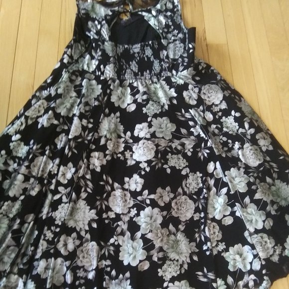 Retro Chic by Torrid floral dress 4 layer skirt 22 - Picture 3 of 15